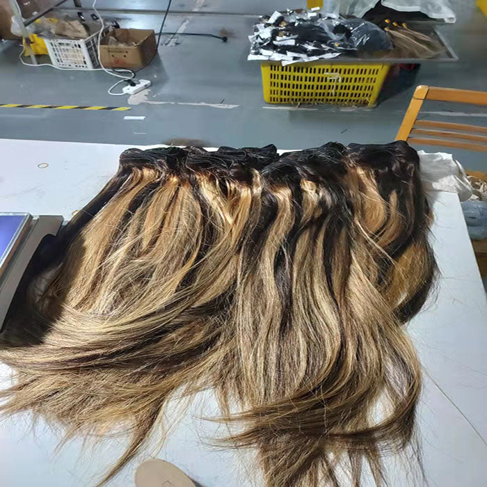 hair bundles with highlights 4